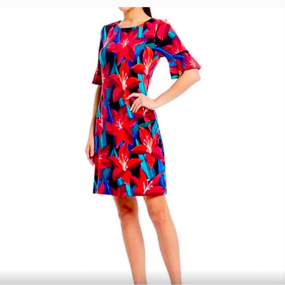 NWT TOMMY BAHAMA
Petal Perfect Short Sleeve Dress